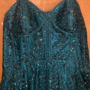 Prom Dress size 7 emerald green/teal… pockets